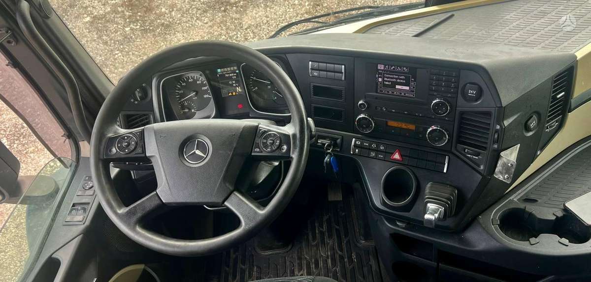 Mercedes-Benz Actros, double sleeper