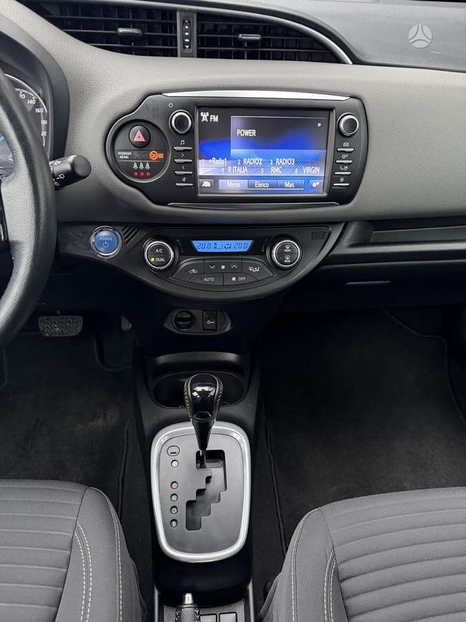 Toyota Yaris - 12