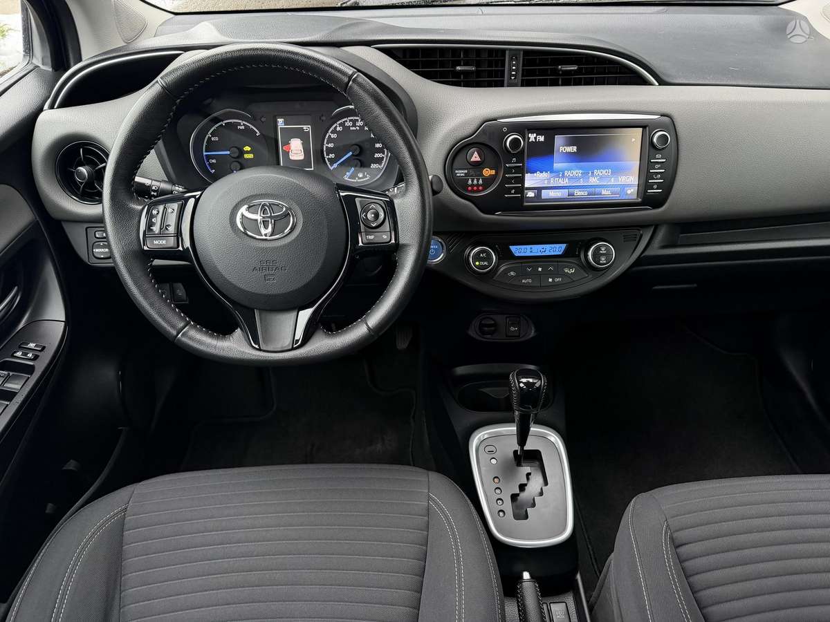 Toyota Yaris - 7