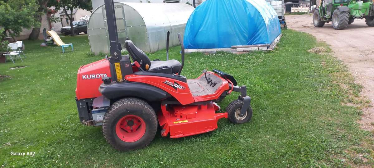 Kubota Zd 326, садовые тракторы