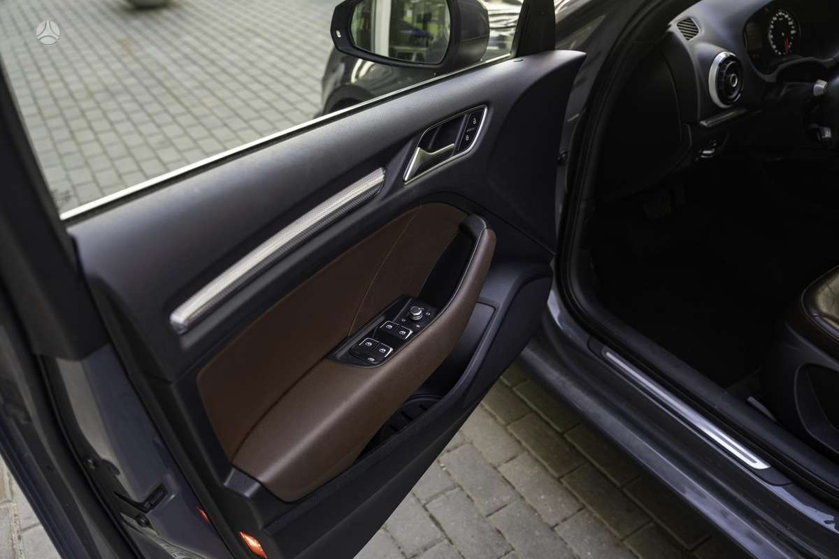 Audi A3, 1.6 l., sedanas