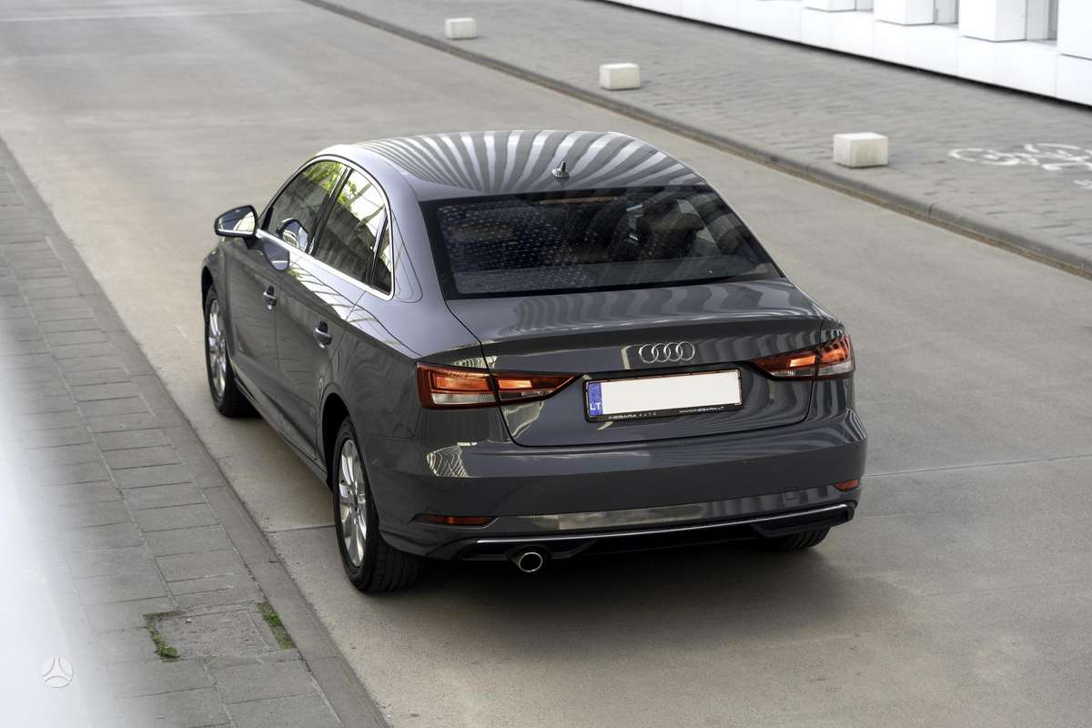 Audi A3, 1.6 l., sedanas