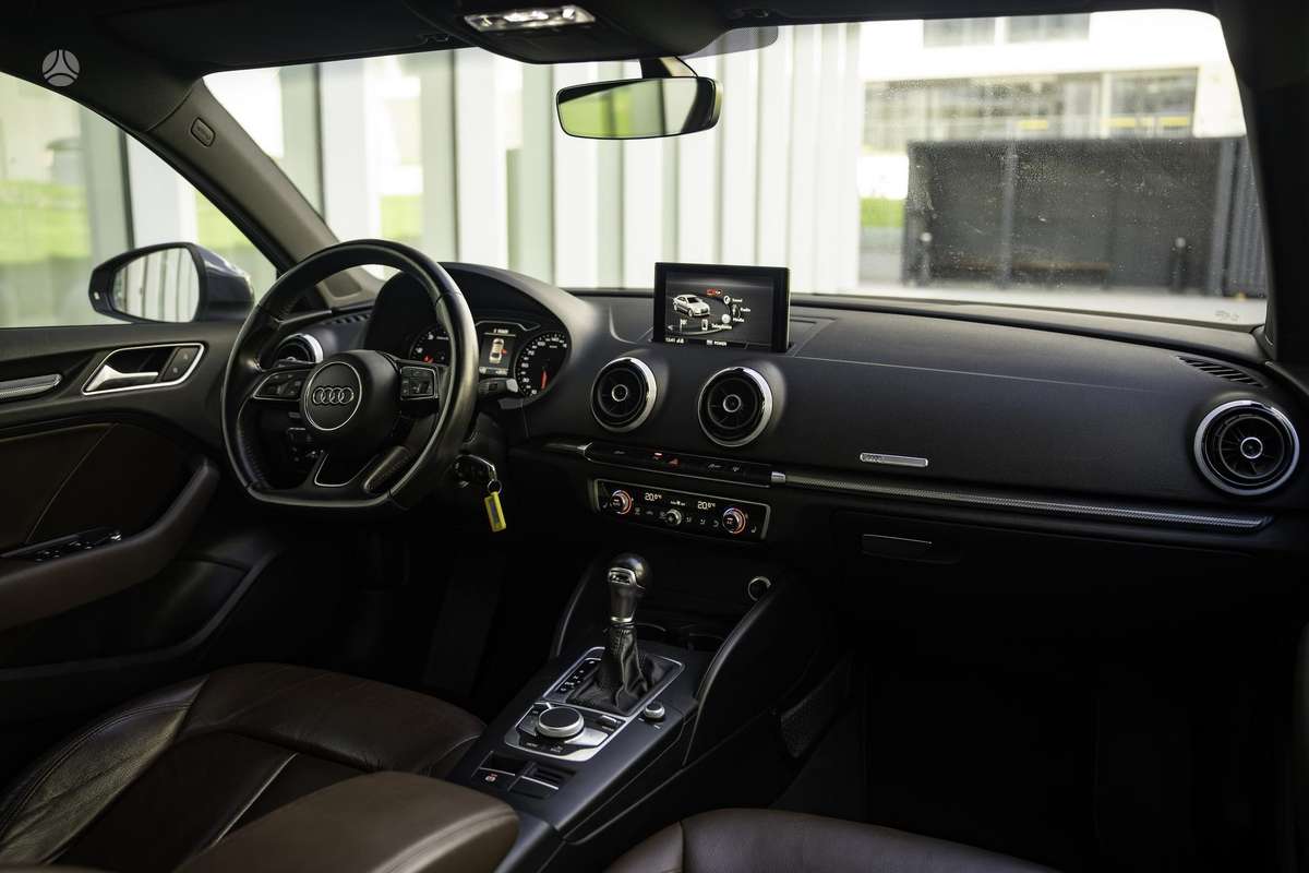 Audi A3, 1.6 l., sedanas