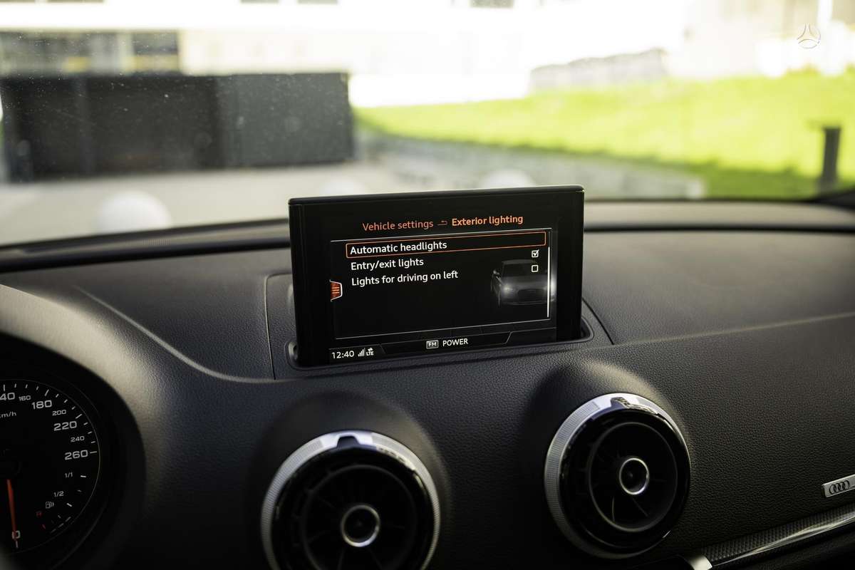 Audi A3, 1.6 l., sedanas