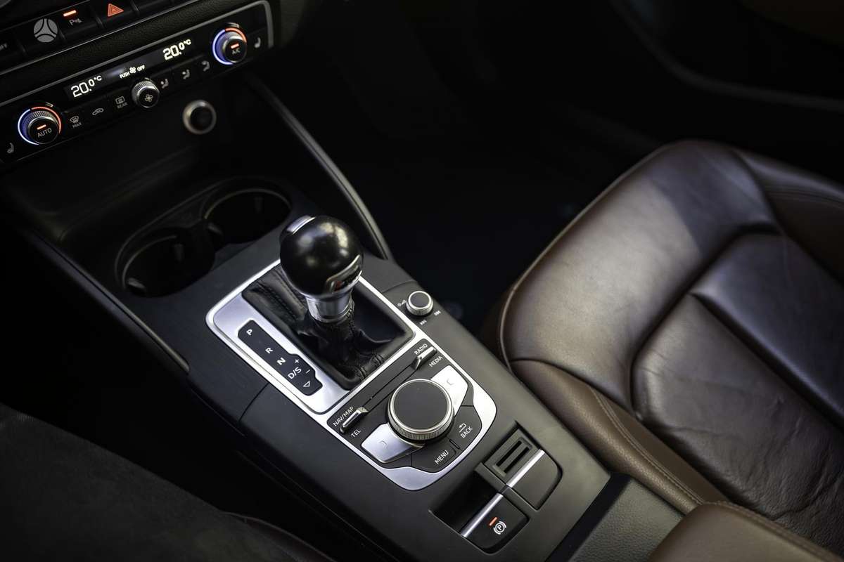 Audi A3, 1.6 l., Седан