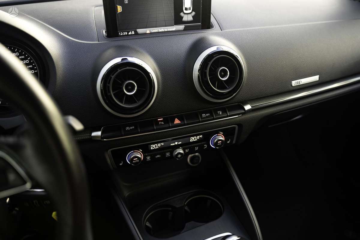 Audi A3, 1.6 l., sedanas