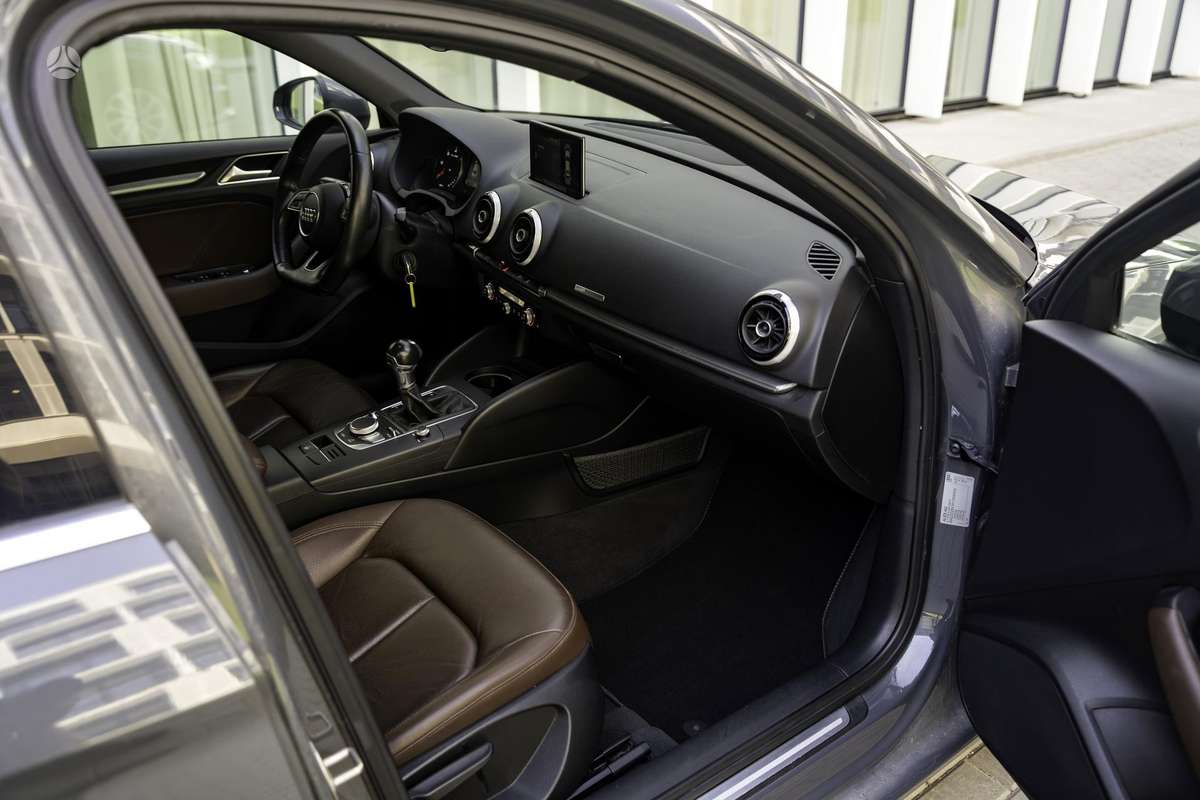 Audi A3, 1.6 l., sedanas