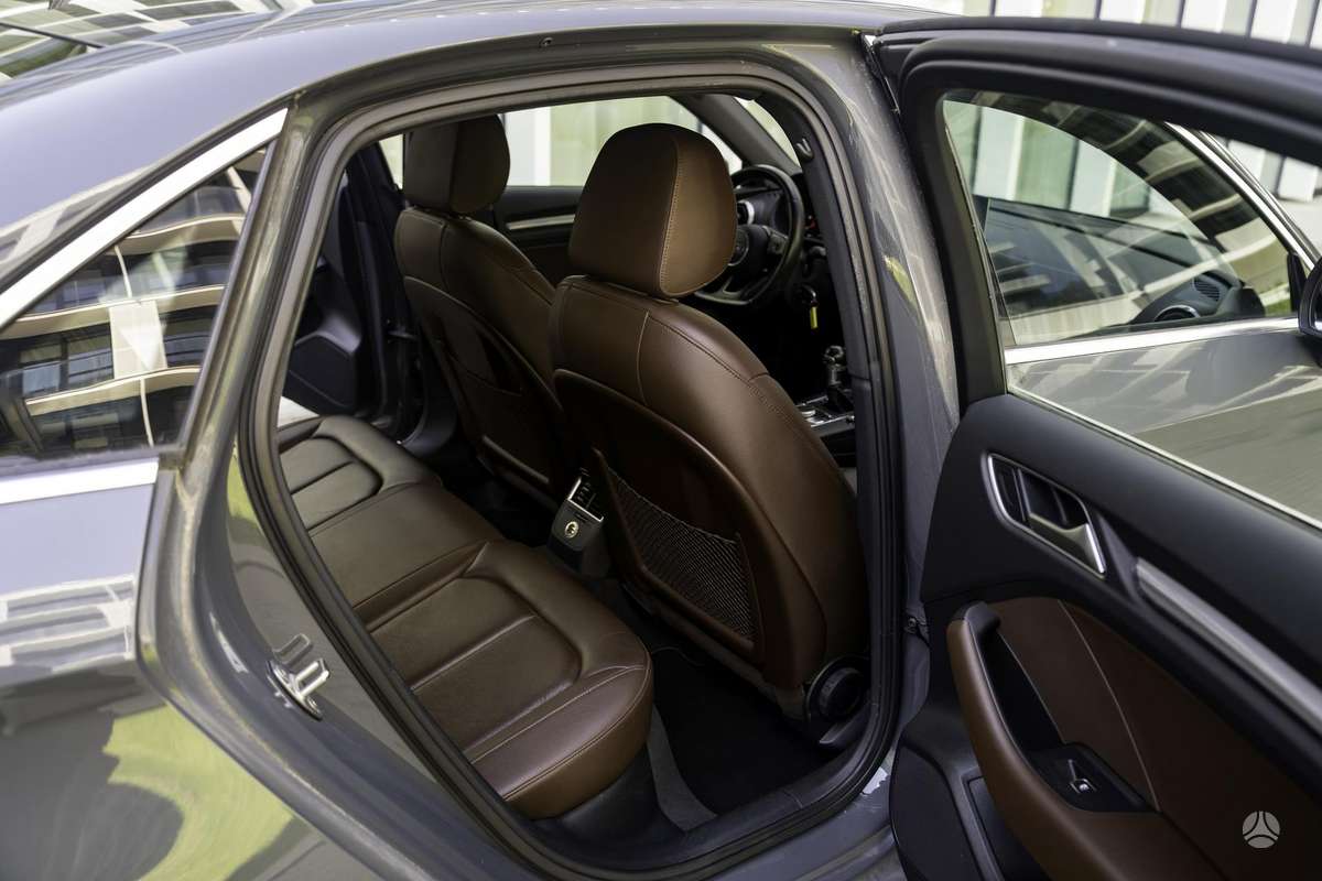 Audi A3, 1.6 l., sedanas