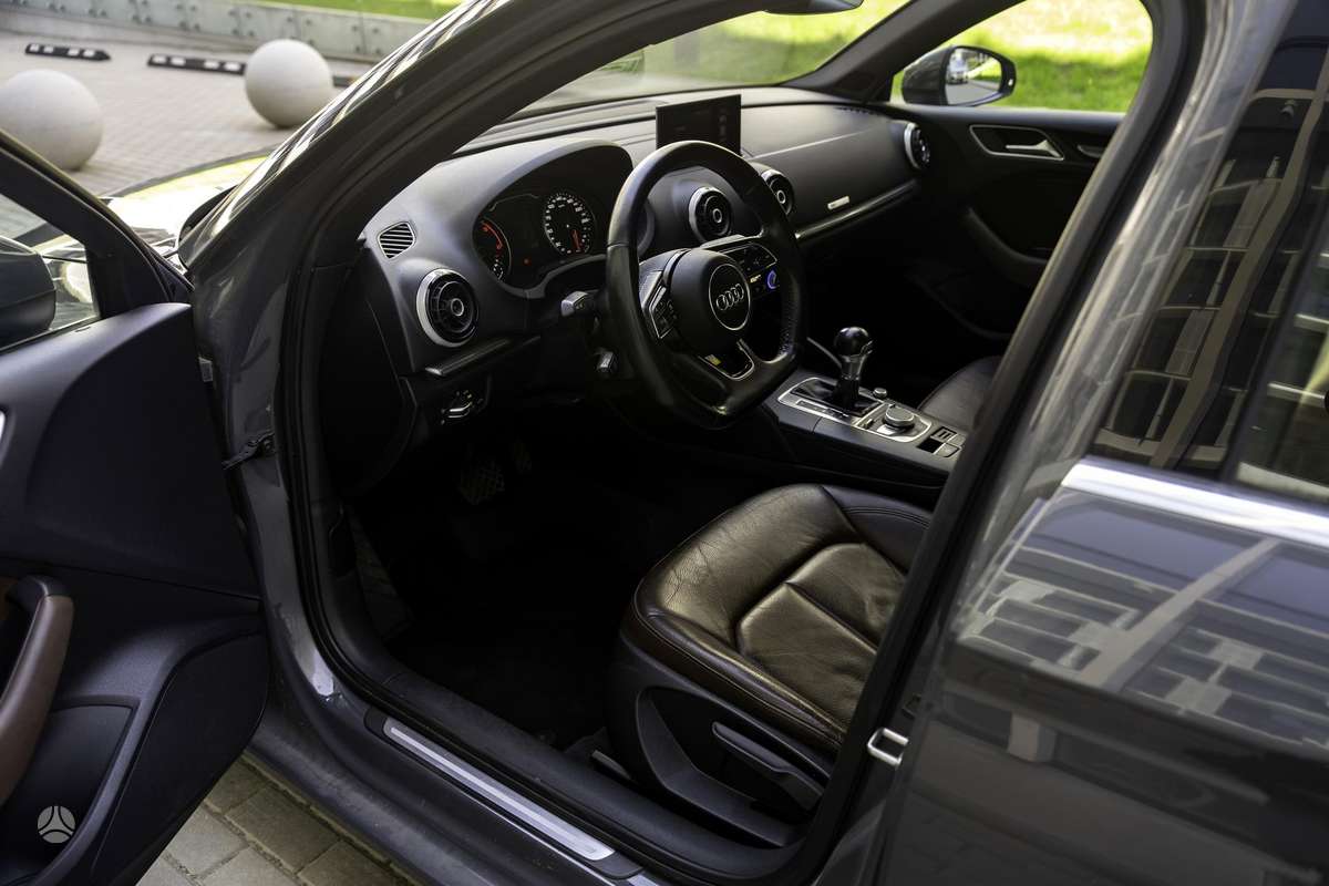 Audi A3, 1.6 l., sedanas
