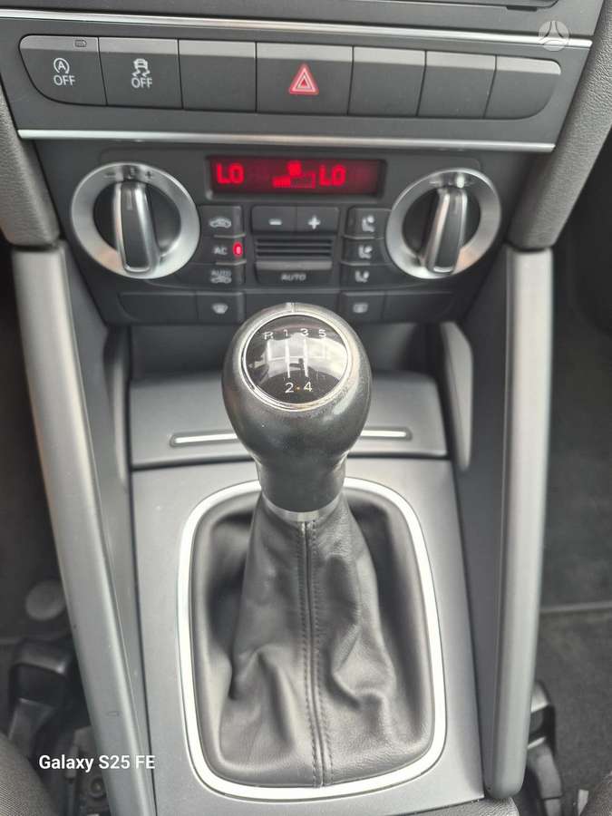 Audi A3, 1.6 l., Хэтчбек