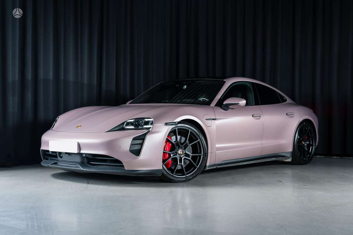 Porsche Taycan, sedanas