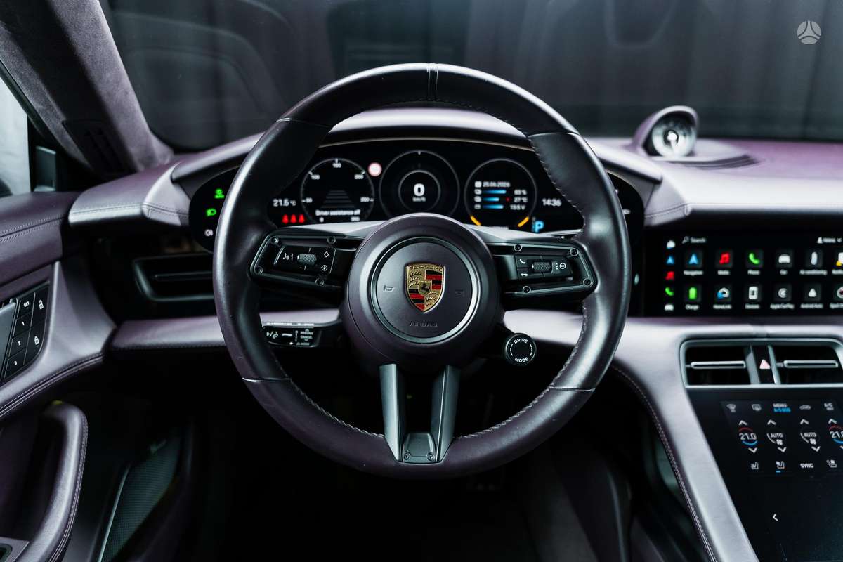 Porsche Taycan, sedanas