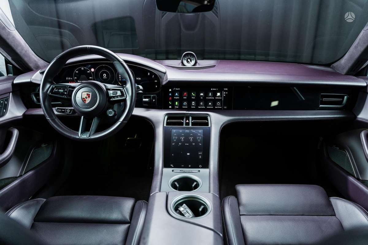 Porsche Taycan, sedanas
