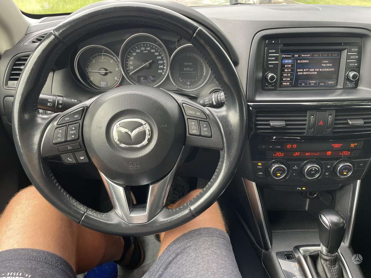 Mazda CX-5, 2.2 l., off-road / crossover