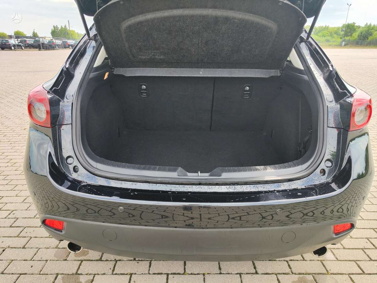 Mazda 3, 2.2 l., hatchback
