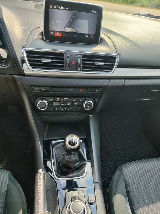 Mazda 3, 2.2 l., Хэтчбек