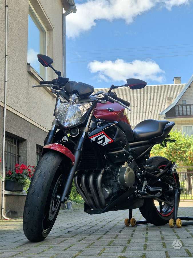 Yamaha XJ6 600cc, street / classic