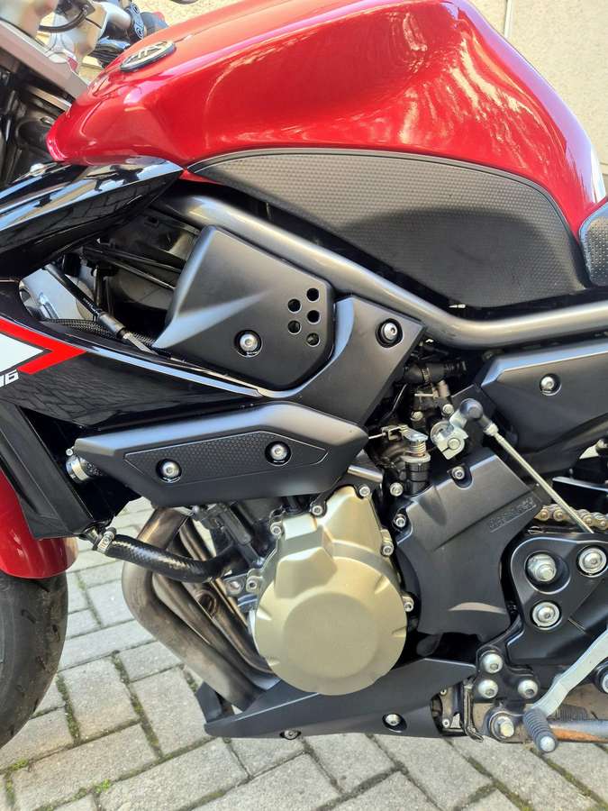 Yamaha XJ6 600cc, street / classic