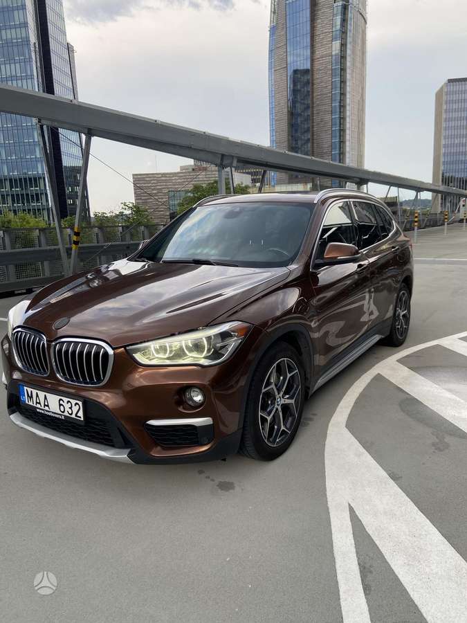 BMW X1, 2.0 l., Внедорожник / Кроссовер