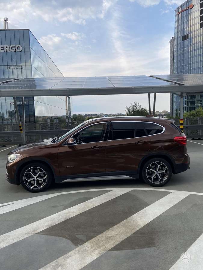 BMW X1, 2.0 l., Внедорожник / Кроссовер