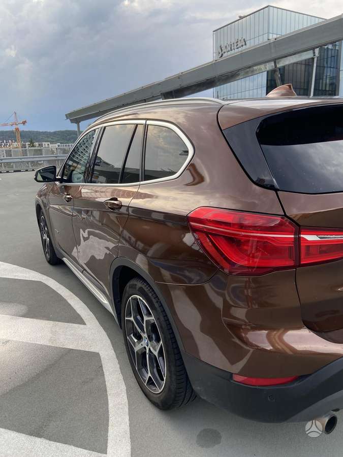 BMW X1, 2.0 l., Внедорожник / Кроссовер