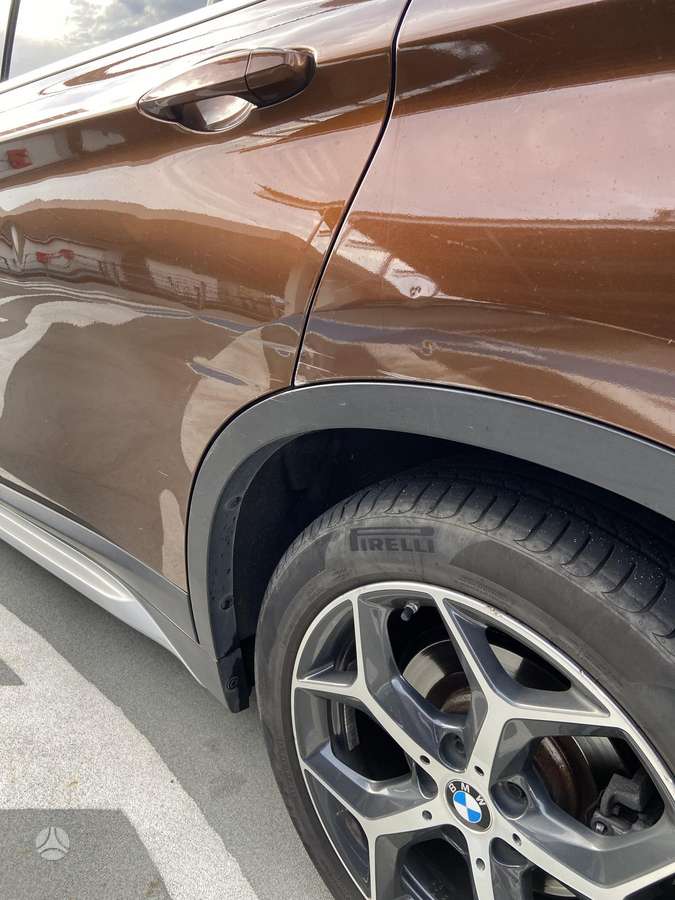 BMW X1, 2.0 l., off-road / crossover