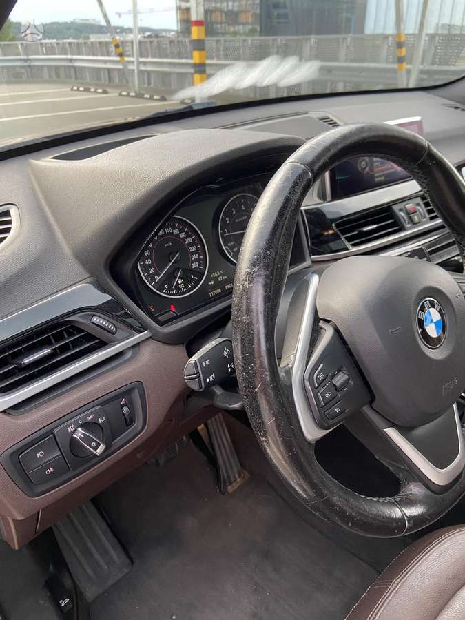 BMW X1, 2.0 l., Внедорожник / Кроссовер
