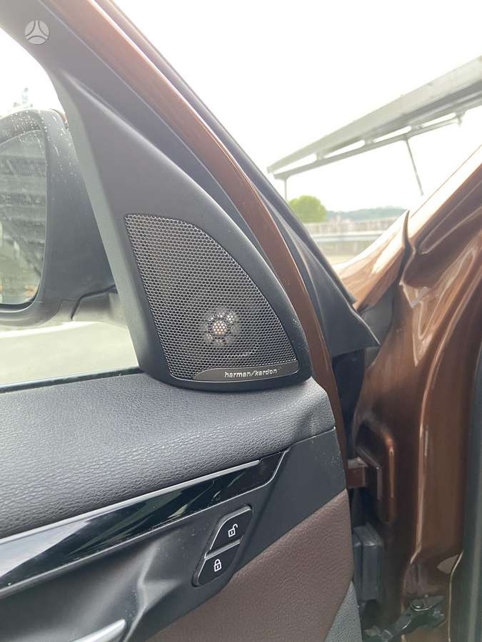 BMW X1, 2.0 l., Внедорожник / Кроссовер