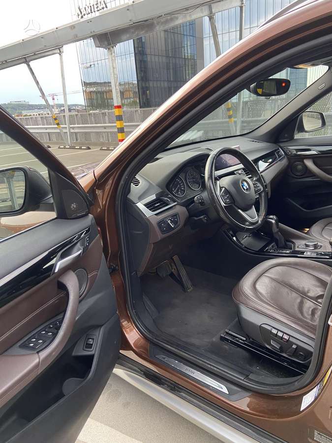 BMW X1, 2.0 l., Внедорожник / Кроссовер