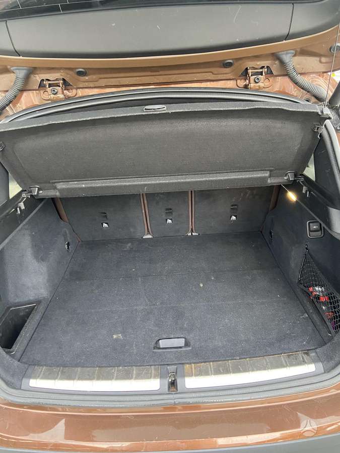 BMW X1, 2.0 l., off-road / crossover