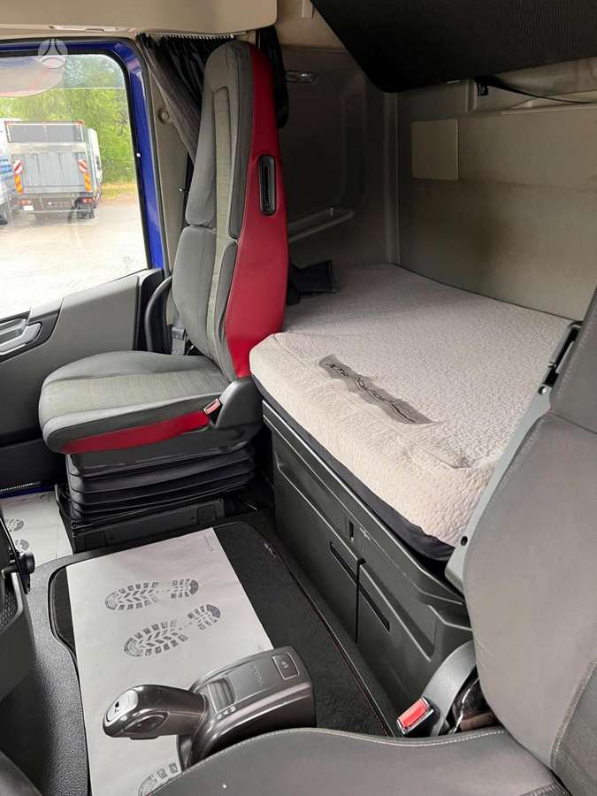 Volvo FH 540 6x2, double sleeper