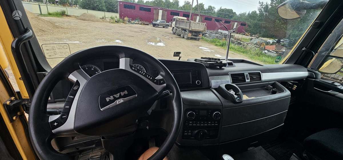 MAN Tgx, single sleeper