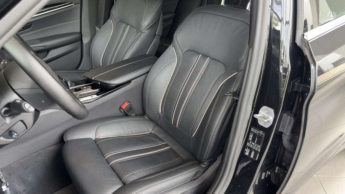 BMW 520, 2.0 l., Седан