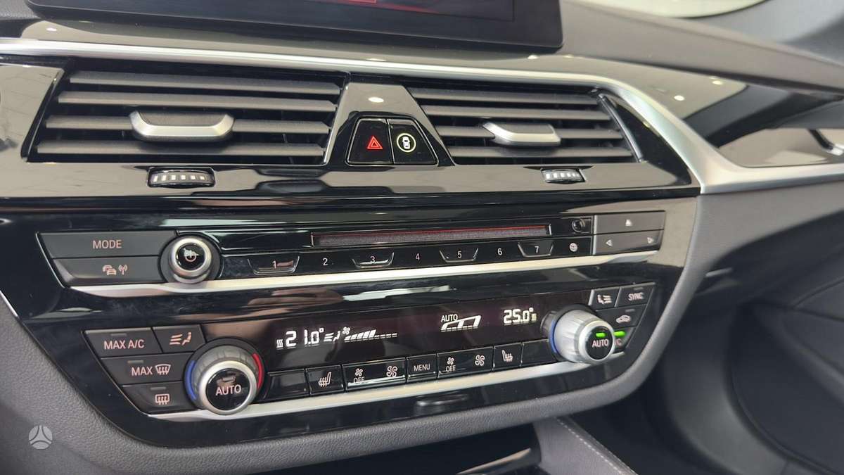 BMW 520, 2.0 l., Седан