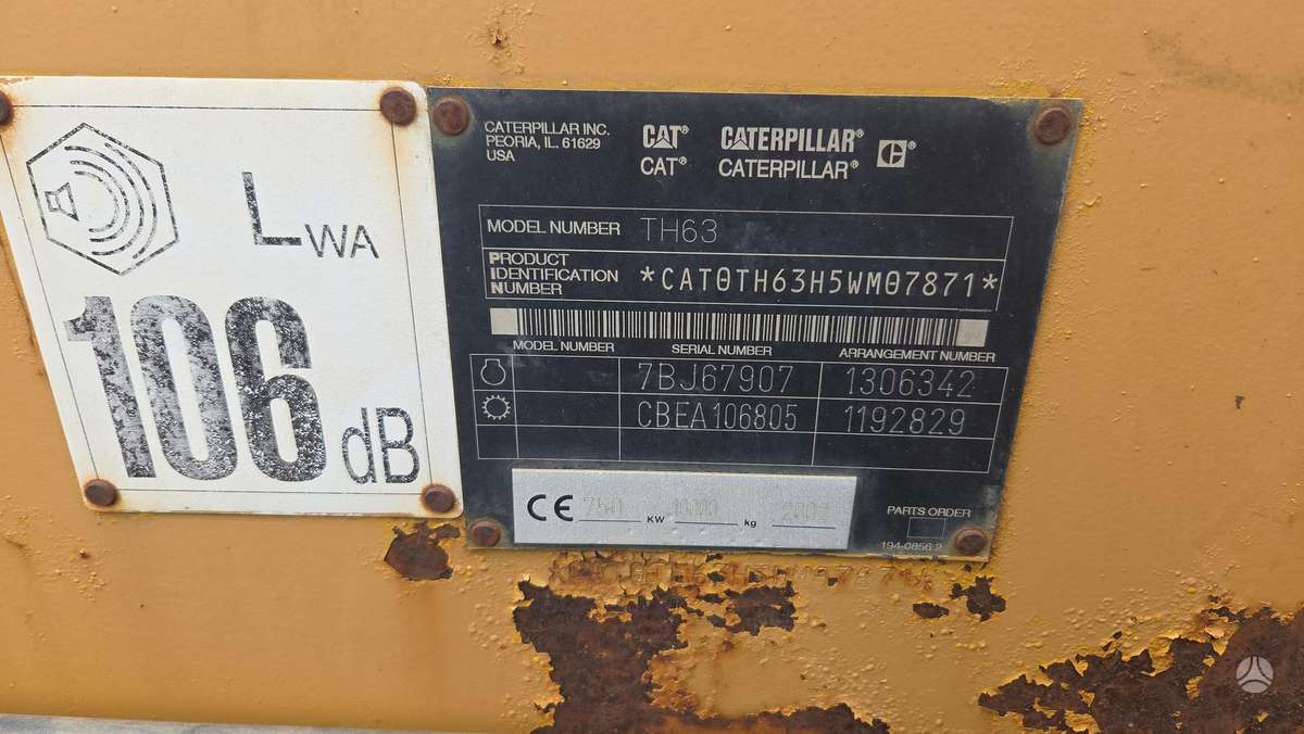 Caterpillar TH63, telescopic handler