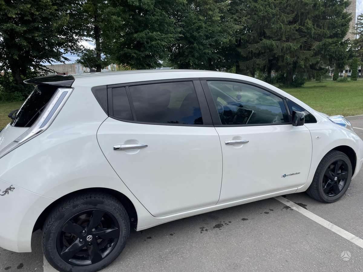 Nissan Leaf, 30 kWh, hatchback