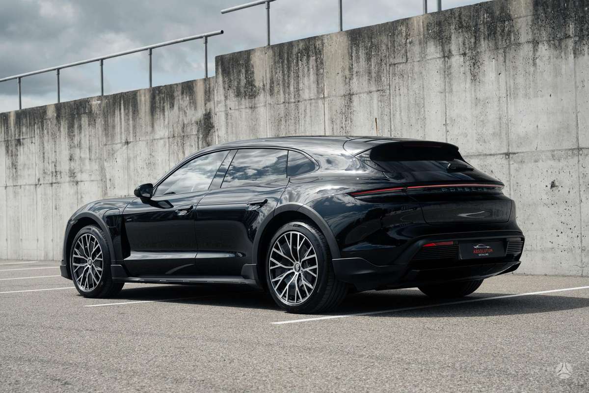 Porsche Taycan - 3
