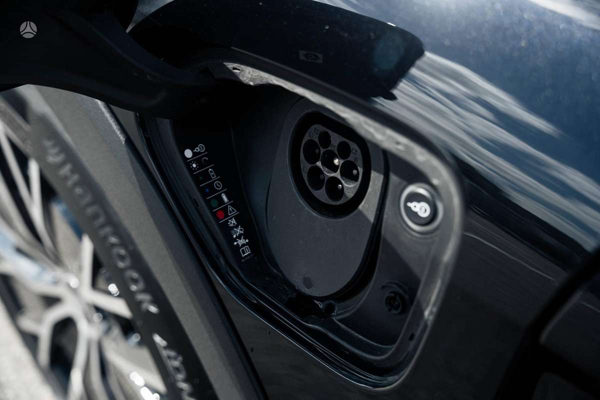 Porsche Taycan - 9