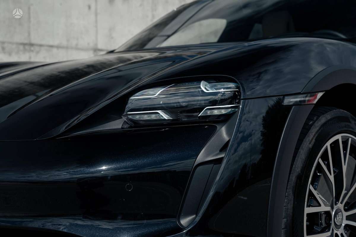 Porsche Taycan - 7