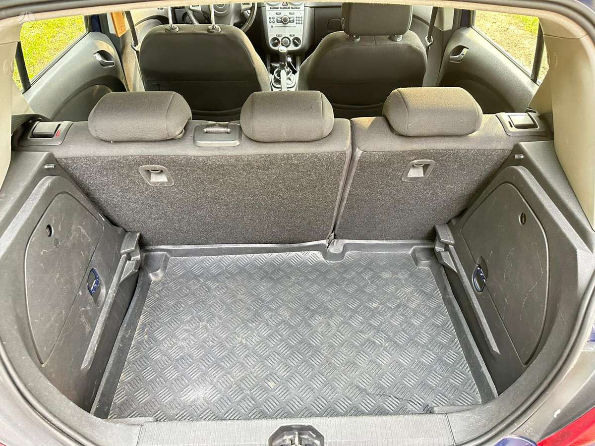 Opel Corsa, 1.7 l., Хэтчбек