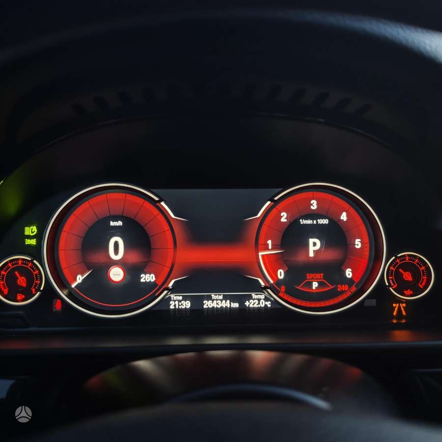 BMW 520, universalas