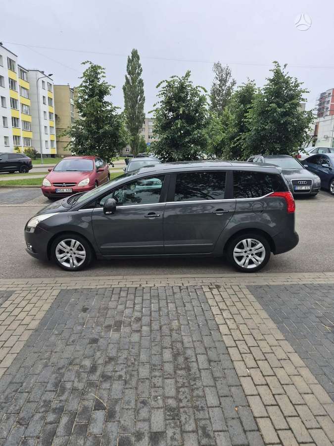 Peugeot 5008 - 6