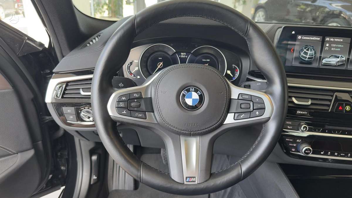 BMW 520, 2.0 l., Седан