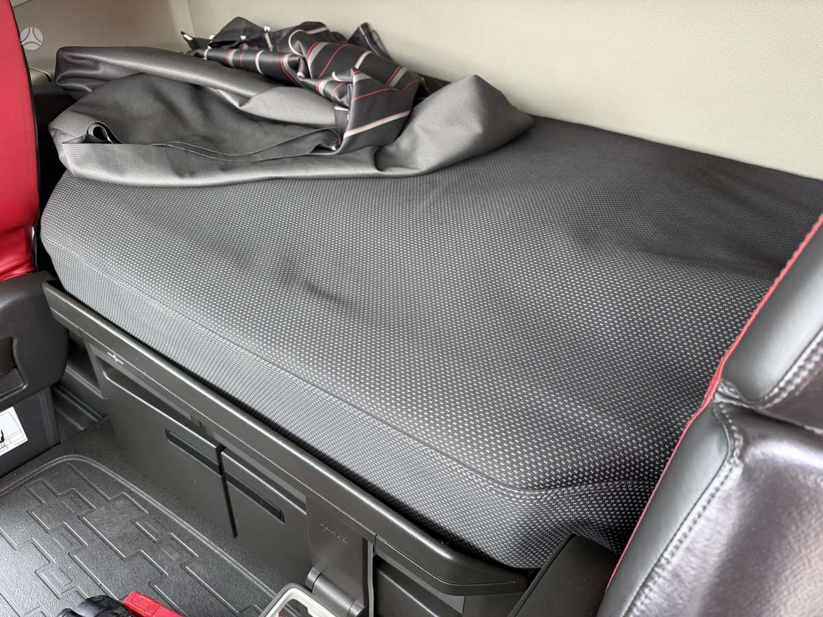 Volvo FH 460, single sleeper