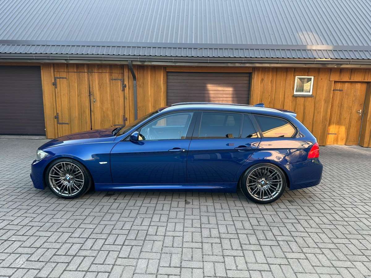 BMW 325, 3.0 l., wagon