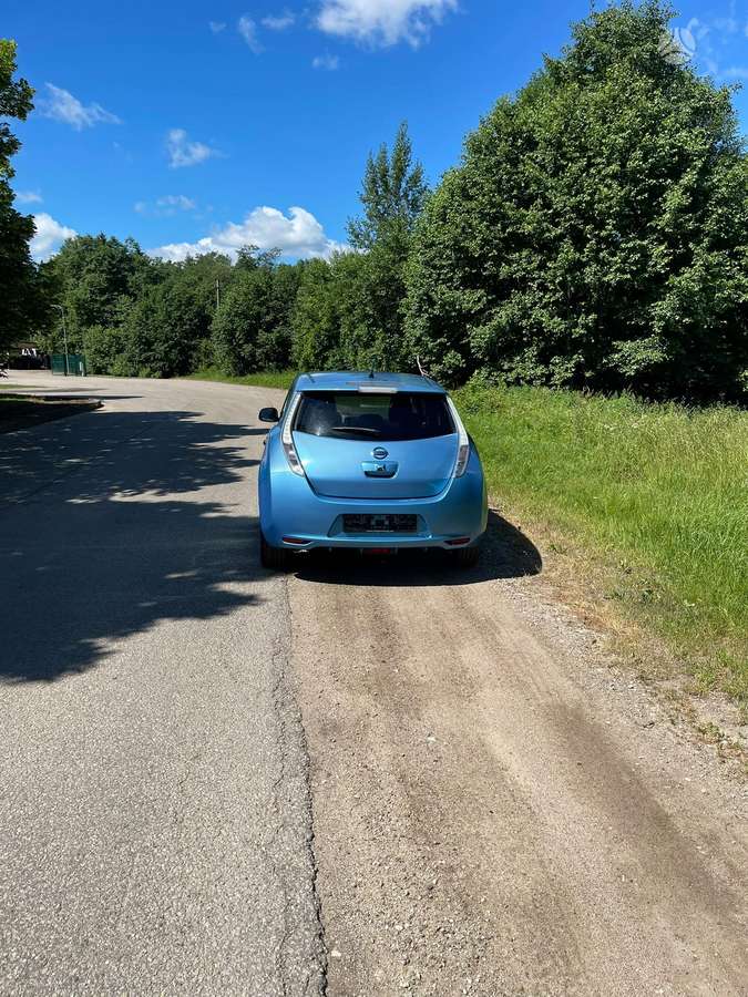 Nissan Leaf, hatchback