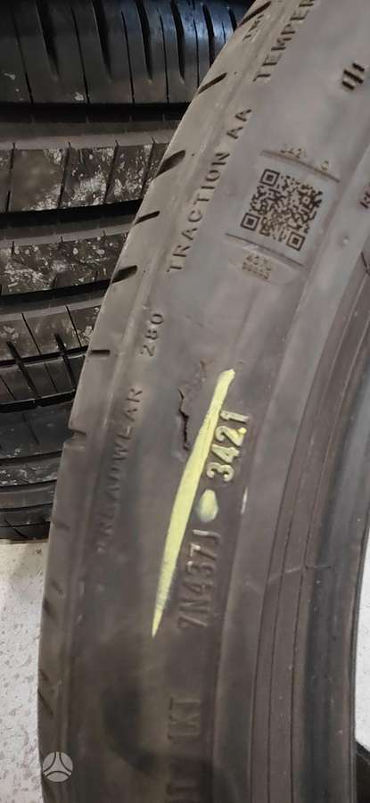 Pirelli P Zero PZ4 ELECT, летние 275/40 R22
