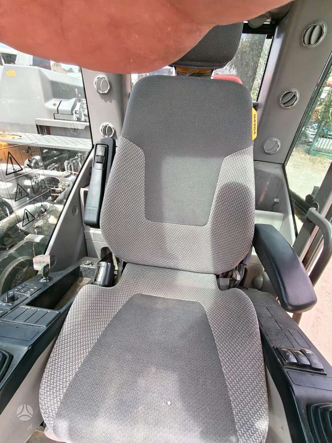 Volvo EC180EL, excavator