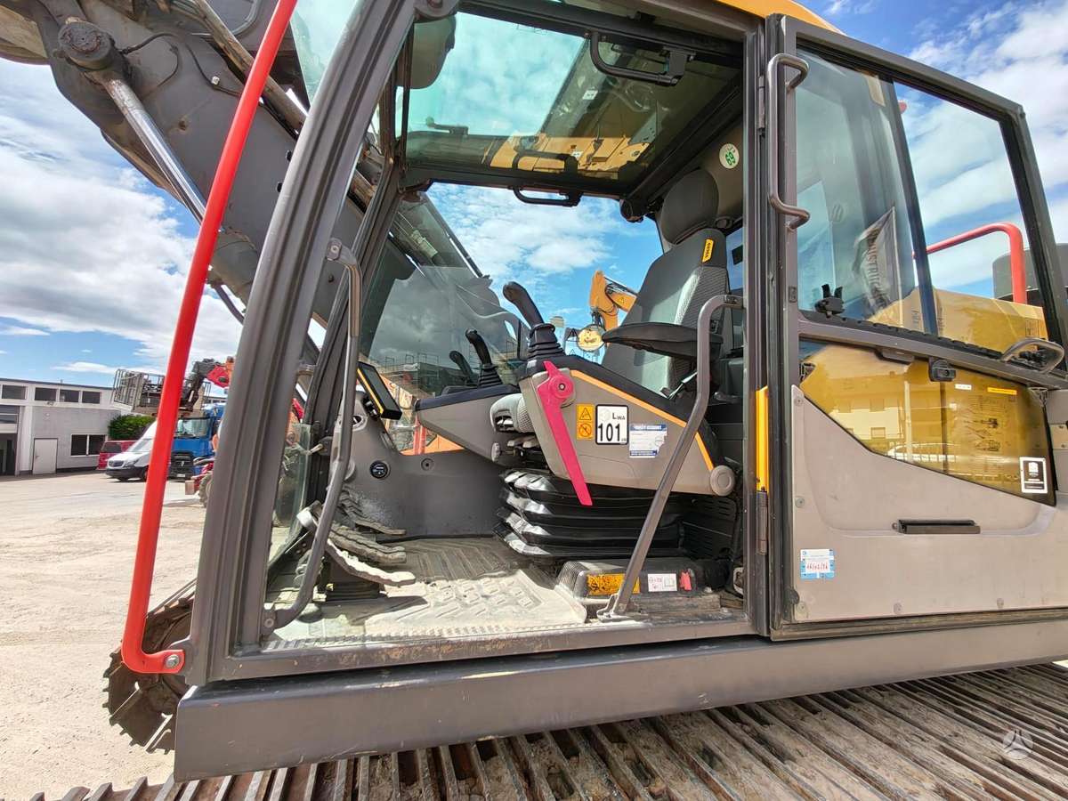Volvo EC180EL, excavator