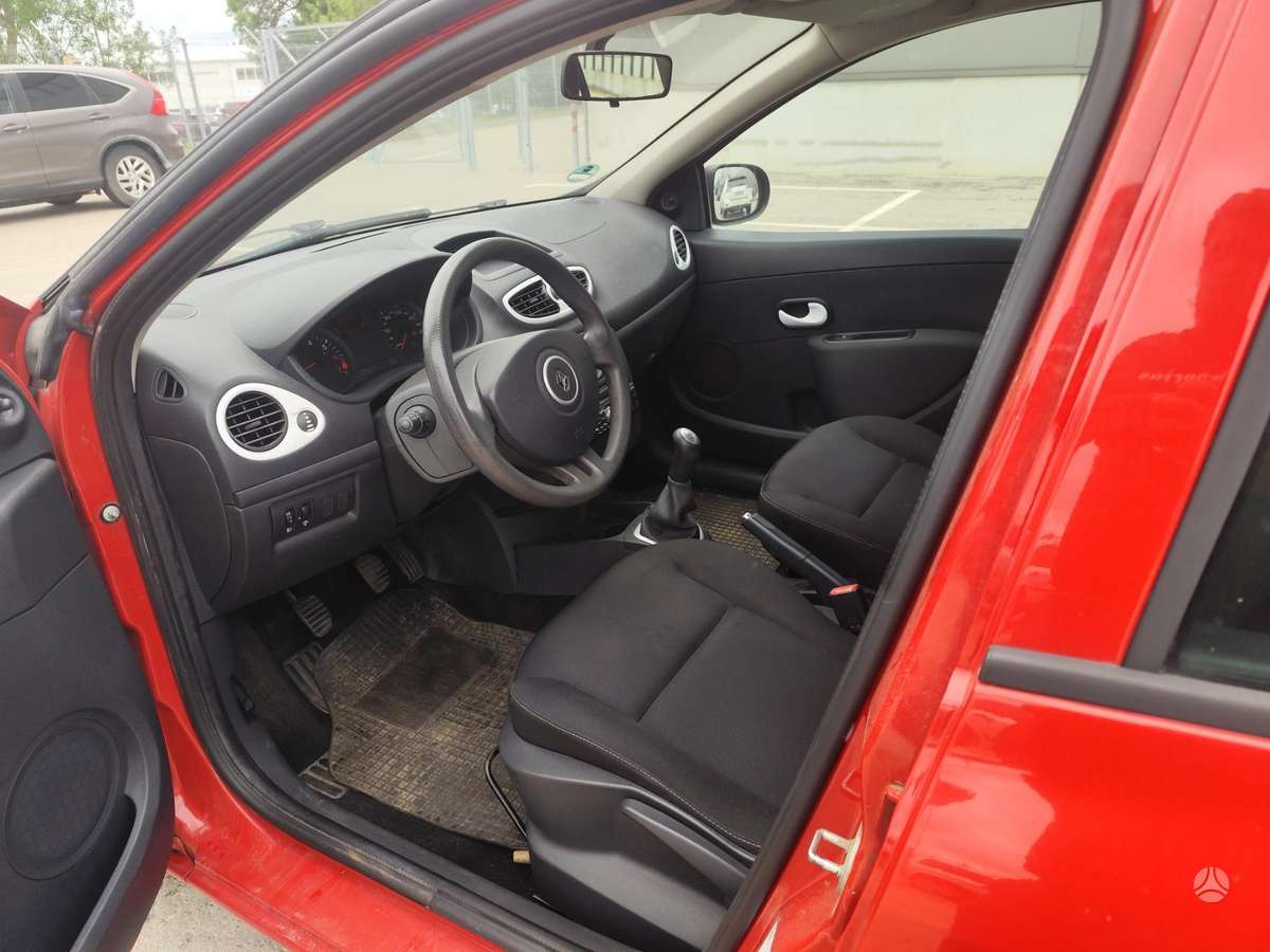 Renault Clio, 1.2 l., hatchback